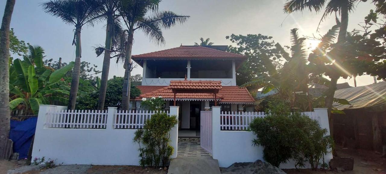 Happy Seas Beach Villa Alappuzha Esterno foto